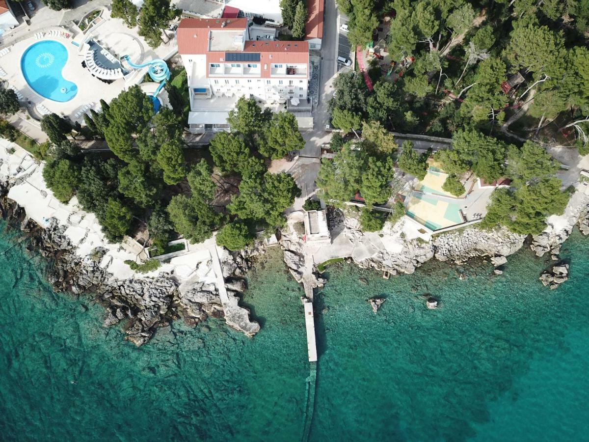 Sesar Apartments Krk - No. 1 Iva Krk Town Buitenkant foto