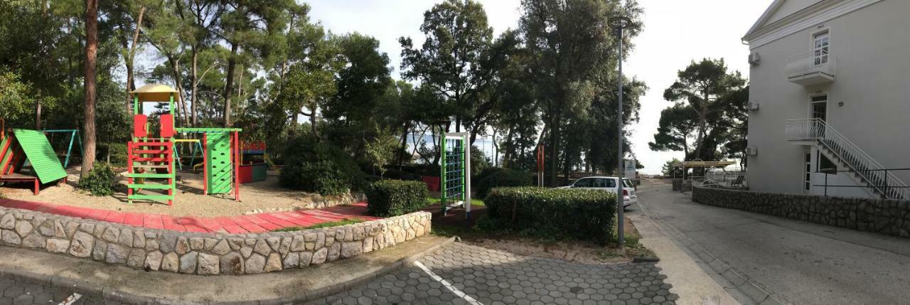 Sesar Apartments Krk - No. 1 Iva Krk Town Buitenkant foto