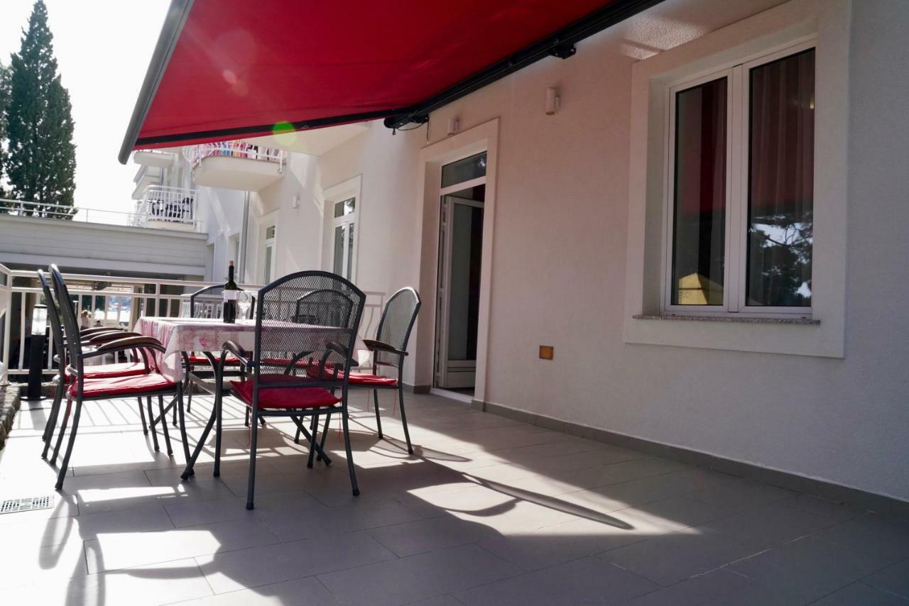 Sesar Apartments Krk - No. 1 Iva Krk Town Buitenkant foto